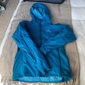 Arc’teryx womens LT hoodie